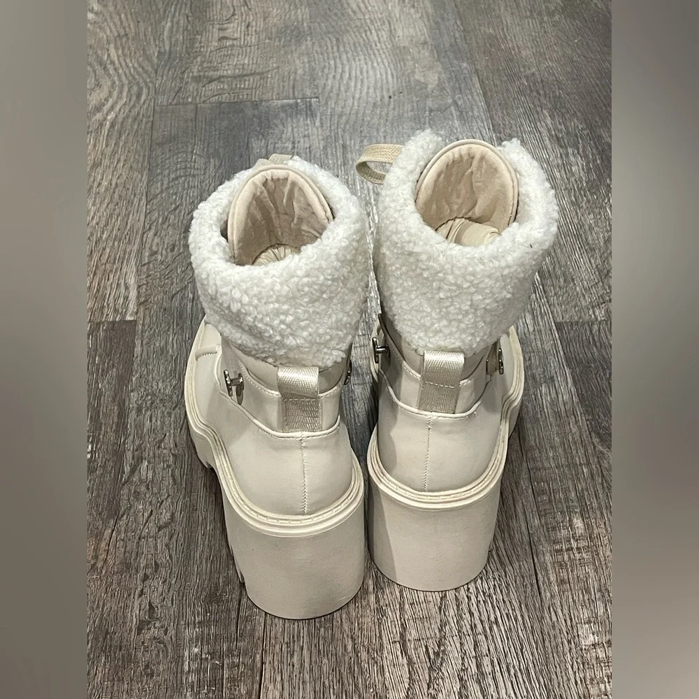 Steve‎ Madden Women's Cream Lace-Up Ankle Boots